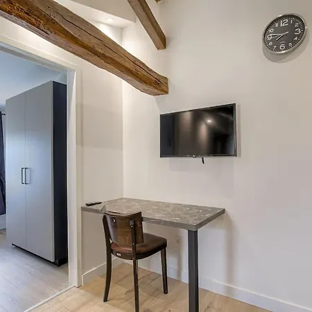 Le Francfort - De L'olivier Apartment